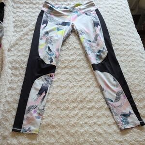 Material Girl Active Leggings with Black and Multicolor Design Sz M